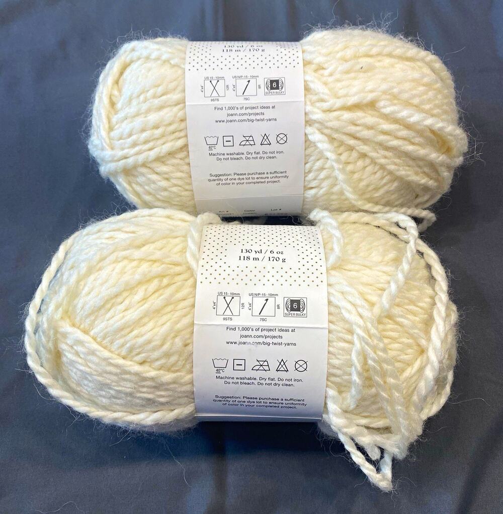 Buttercream Luxe Craft Alpaca Yarn 2 Skeins Cream 260 Yds 12 Oz Super Bulky #6